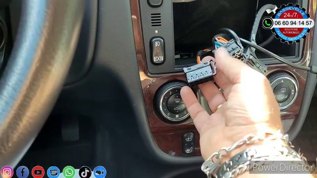 Changement de l'autoradio sur Mercedes ML par une tablette Android haut de gamme. смотреть онлайн