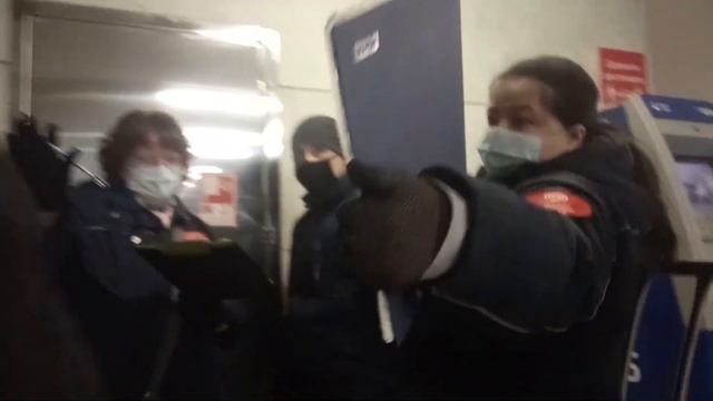 Ч1. Большой рейд на Менделеевской. Контролеры разводят людей. Спасение пассажиров, раздача перчаток