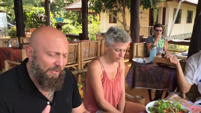 Экзотическое блюдо - жареные цветки банана || Королевская тайская кухня от повара Мони смотреть онлайн