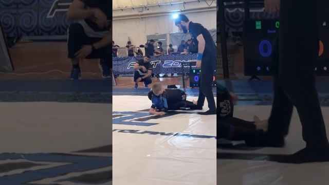 Губжев Ратмир 1/8 финала- Межрегиональный турнир по грэпплингу (4.05.23, Нальчик) смотреть онлайн