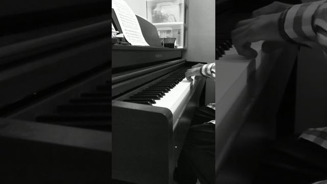 Strangers in the night cover piano Yamaha Clavinova CLP 430 смотреть онлайн