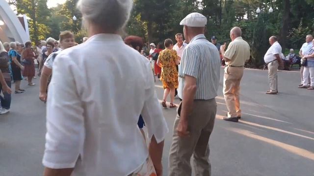 ПУСТЬ СДОХНУТ ТЕ, КТО НАС НЕ ЗАХОТЕЛ! ЛЕТО 2021 ТАНЦЫ В ПАРКЕ ГОРЬКОГО смотреть онлайн