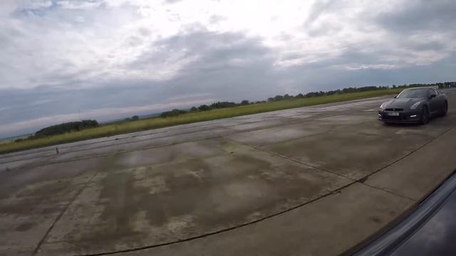 Audi RS3 Revo Stage 3 500 h.p. vs Nissan GTR R35 Stage 2 700 h.p. смотреть онлайн