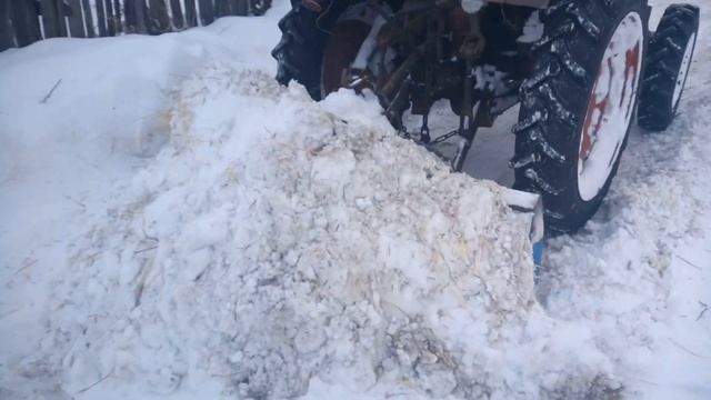 Минитрактор.Чистим снег!)Делаем колесо. Кубота и т 30 А 80 Владимирец. смотреть онлайн