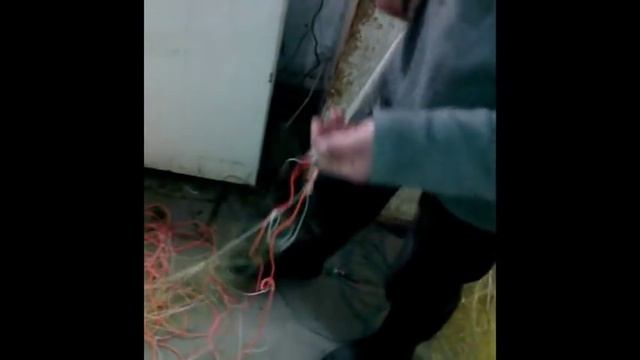 Как огрузить и набрать рыболовную сеть. смотреть онлайн