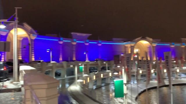 Возле ТРЦ Vegas, Посёлок Совхоза имени Ленина, Московская область, 28.10.2023 смотреть онлайн
