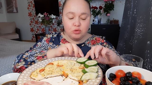 ВКУСНЫЙ ЗАВТРАК?КОФЕ☕ПИРОЖНОЕ?ОМЛЕТ?ОВОЩИ??ОЧЕНЬ ВКУСНО? смотреть онлайн