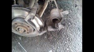 Замена передних тормозных колодок Nissan Almera G15