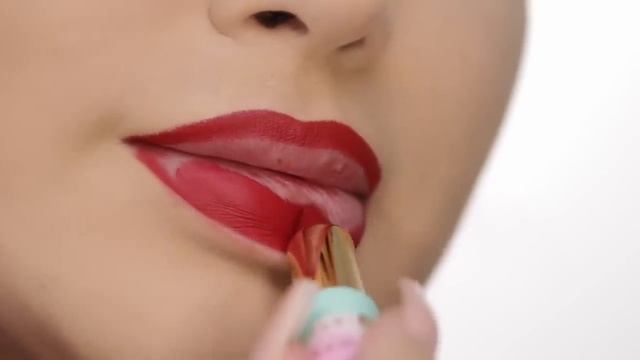 That red lipstick that turns heads! Try Cherry Bomb Cake Pop Lippie! смотреть онлайн