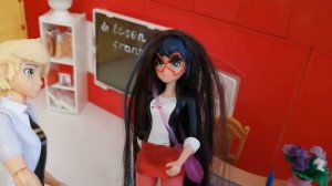 Реакция одноклассников на новую причёску Маринетт. Акума вселилась в Маринетт