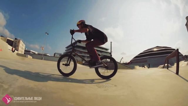 КРУТЫЕ ТРЮКИ НА БМХ ★ Kriss Kyle ★ Подборка диких bmx трюков смотреть онлайн