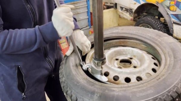 Шиномонтаж. Обучение для новичка. Шиномонтажный станок.