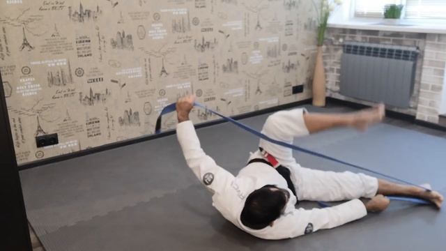 BJJ Solo de Drill com Faixa 01 смотреть онлайн