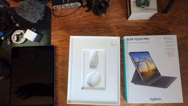 2020 iPad Pro 12.9 / Logitech Slim Folio Pro Unboxing смотреть онлайн