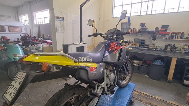 Aprilia Pegaso 125 - Segni particolari, bellissima! смотреть онлайн