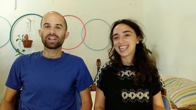 Learn daily HEBREW through a GAME between Elsa and me! Intermediate lesson with subtitles (HE/EN) смотреть онлайн