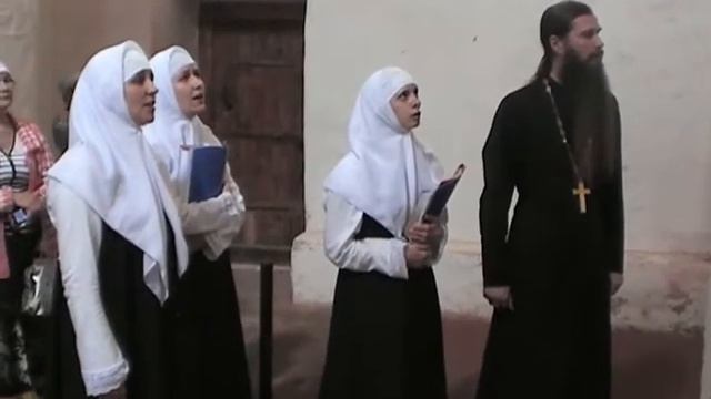 Архыз 2011года. Трио хора "Древняя Русь" поют в древних аланских храмах. смотреть онлайн