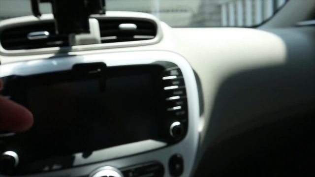 Installing Apple CarPlay in a Kia Soul EV смотреть онлайн