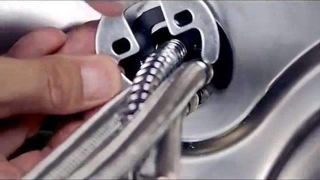 Установка смесителя для кухни с выдвижной лейкой FERRO серии Padwa (www.santehimport.com) смотреть онлайн