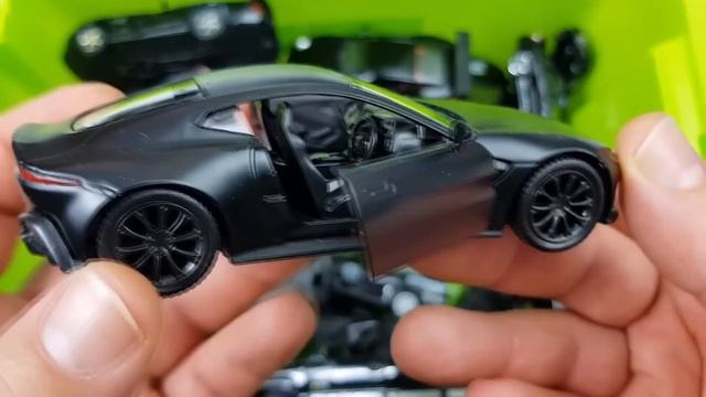 A box full of various black cars смотреть онлайн