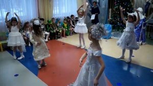 Детский танец на Новый год "Как я люблю этот вальс белоснежный"