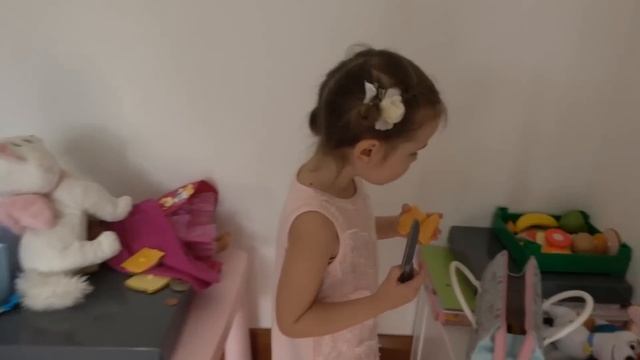 Катя и её Королевская коляска для куклы смотреть онлайн