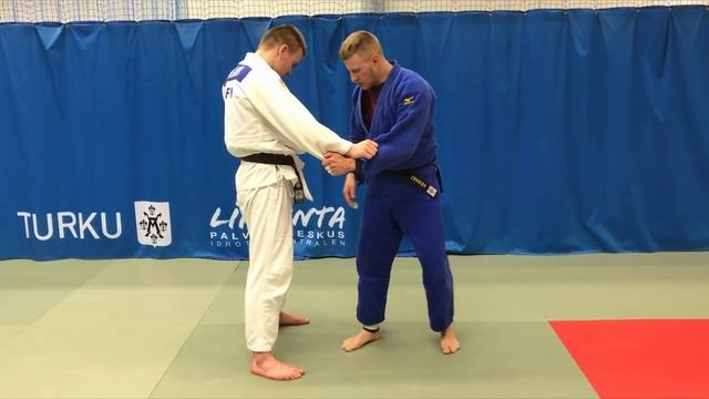 Дзюдо. Бросок через спину. Judo. Morote seoi nage смотреть онлайн