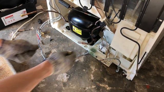 Miele встроенный не охлаждает . Что с ним ? смотреть онлайн