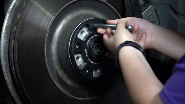 BEST | BENTLEY Flying Spur Install Bonoss Wheel Spacers (5x112) смотреть онлайн