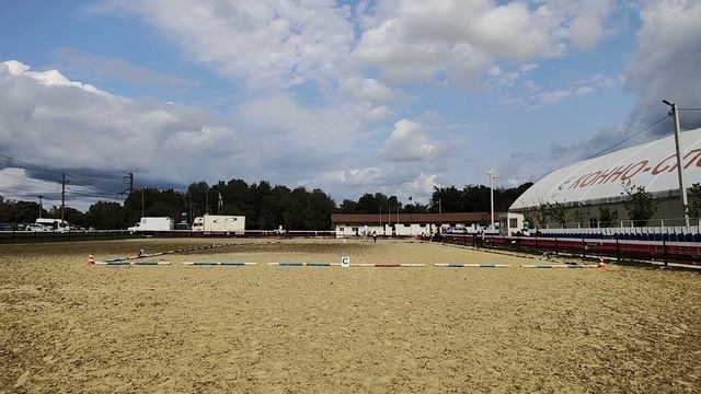 Шабабян Титал на лошади по кличке Цивилия. "Начала выездки" — Тест В смотреть онлайн