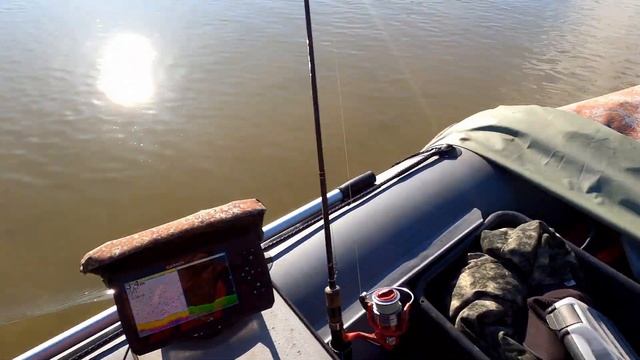 ЛОВЛЯ ТРОЛЛИНГОМ С ЛОДКИ НА РЕКЕ | ИЮНЬ 2022