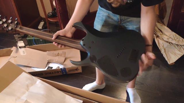 Unboxing Ibanez Axion Label RGD71ALMS-BAM Black Aurora Burst Matte.