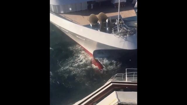 Столкновение круизных лайнеров