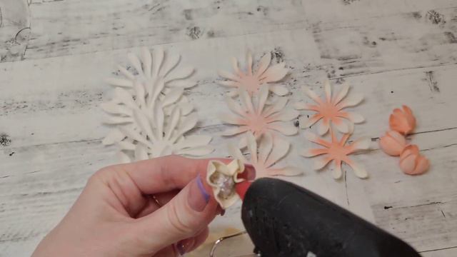 ВЫ УЖЕ УСПЕЛИ ПОСМОТРЕТЬ на эти цветочки из фоамирана?!. DIY/Foamiran chrysanthemum смотреть онлайн