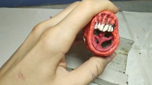 Лепка поезда пожиратель творение Тревора Хендерсона.