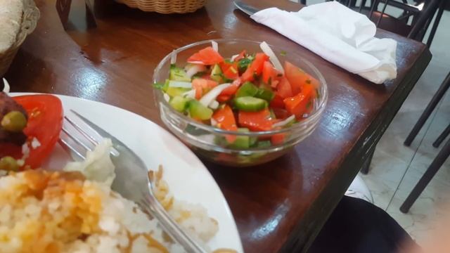 КАК ОБЩАТЬСЯ НА АНГЛИЙСКОМ. УЕЗЖАЕМ ИЗ КАИРА смотреть онлайн