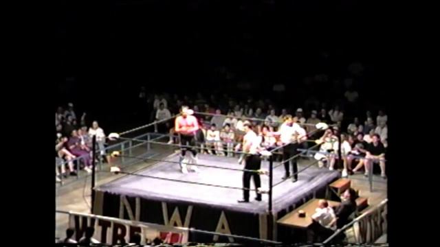 Wrestling Outreach Bodyguard vs Robert Gibson смотреть онлайн