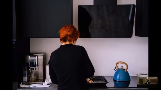 Цыганка часто видела во сне странный дом… А найдя его однажды и позвонив в дверь, обомлела… смотреть онлайн