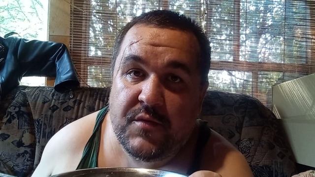 Обжор на пельмени 