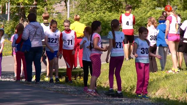 16.06.2017 Юные лыжники соревновались в летнем забеге в честь Дня России смотреть онлайн