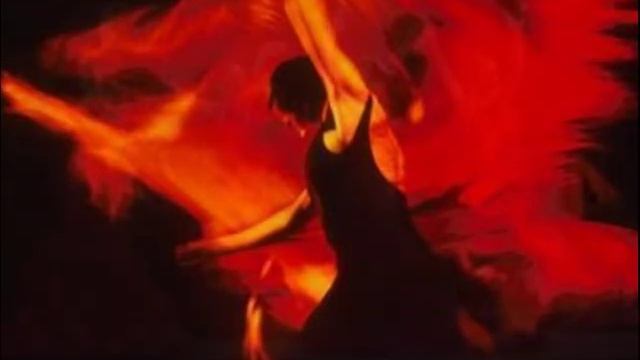 Bata de cola y mantón flamenco смотреть онлайн