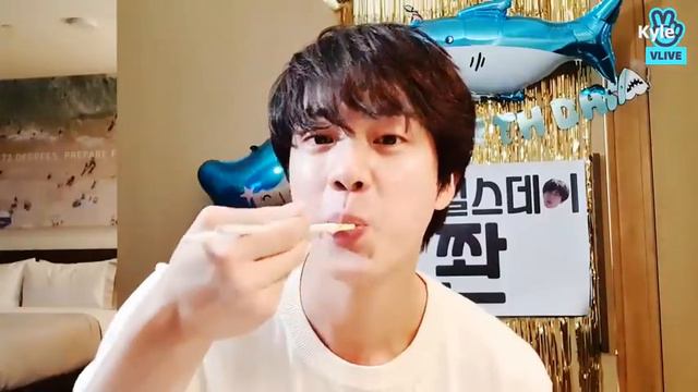 Трансляция Джина в день рождения на Vlive