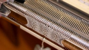 Ажурный узор на однофонтурной вязальной машине | Ручная деккеровка