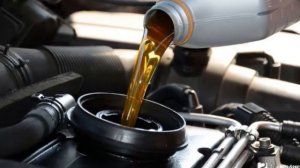 Как правильно проверить уровень масла в двигателе? На холодном или горячем?