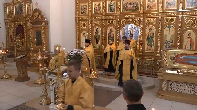 Богослужение в Богоявленском Кафедральном соборе смотреть онлайн