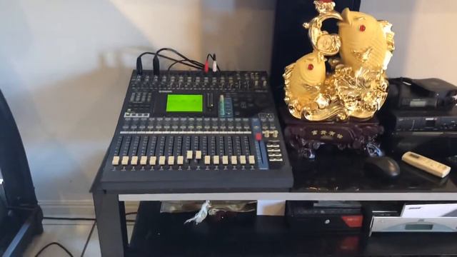Hát karaoke ở nhà hay như ca sỹ với mixer QSC TouchMix смотреть онлайн