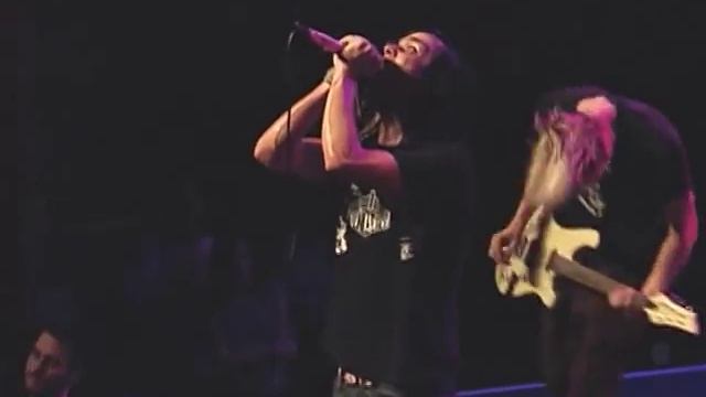 The Used - A Box Full of Sharp Objects (Live Video) (Henry Fonda Music Box) смотреть онлайн