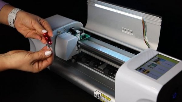 Смена ножа на режущем плоттере LuxCase PRO. Как заменить нож плоттера для гидрогелевой пленки.