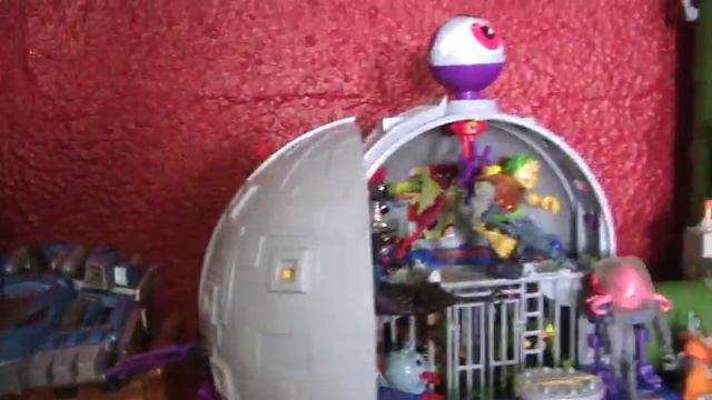 Pixel Dan's Toy Collection - 2011 Toy Room Tour смотреть онлайн