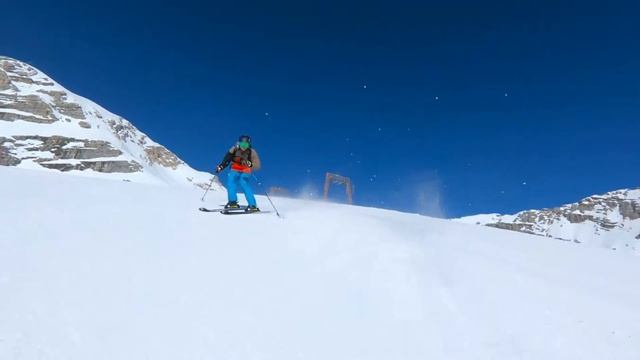 ZUGSPITZE SKIFAHREN auf dem Zugspitzplatt | Skiing Top of Germany / Grainau смотреть онлайн